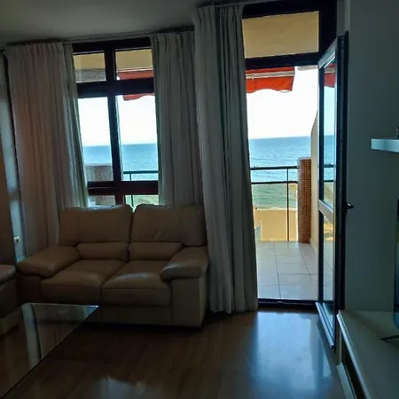 Villa Primera Lineal De Playa En Pleno Centro De